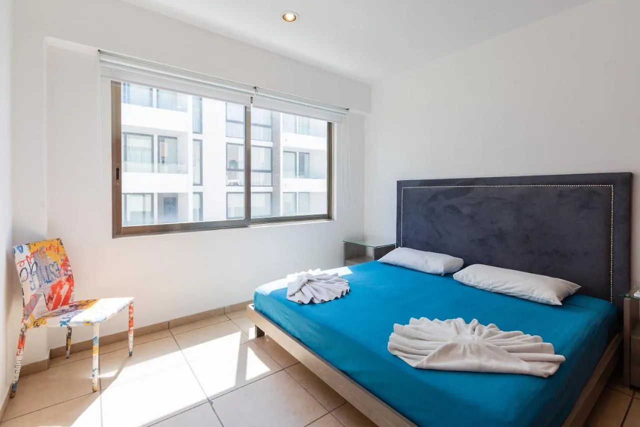 Best Penthouses & Apartments In Pdc! 2 & 1 Bedroom Units Close To The 5Th Av Playa del Carmen