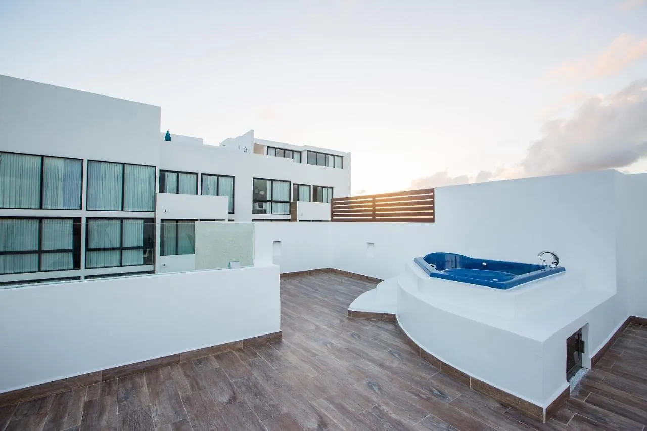 Best Penthouses & Apartments In Pdc! 2 & 1 Bedroom Units Close To The 5Th Av location
